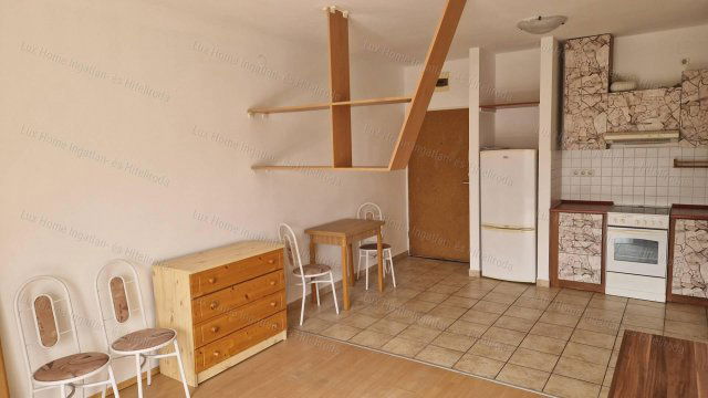 Eladó családi ház, Dorogon 39.5 M Ft, 2 szobás