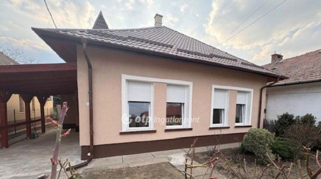 Eladó családi ház, Budapesten, XVI. kerületben 149 M Ft