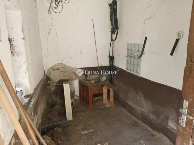 Eladó családi ház, Sárbogárdon 21.5 M Ft, 2 szobás