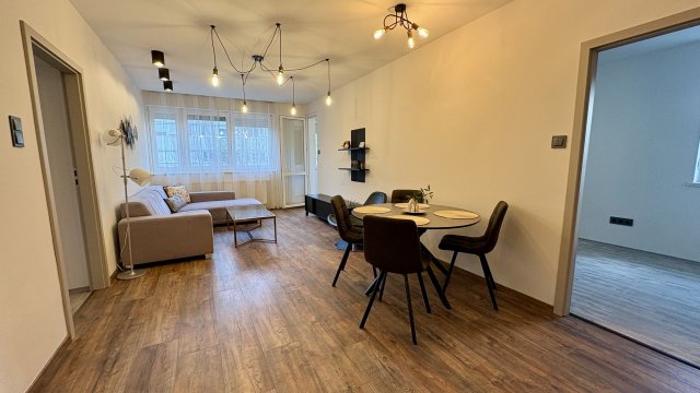 Kiadó téglalakás, albérlet, Debrecenben 450 E Ft / hó, 4 szobás