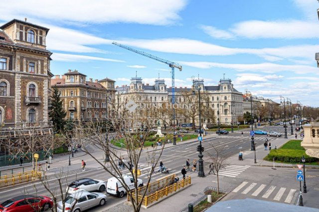 Eladó téglalakás, Budapesten, VI. kerületben 395 M Ft, 2 szobás