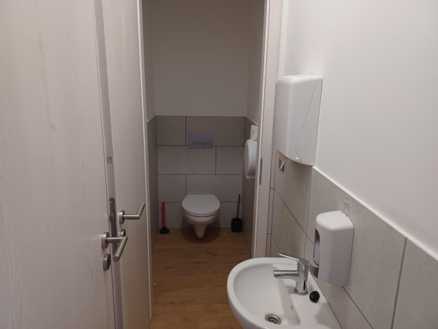 Kiadó ipari ingatlan, Győrött 300 E Ft / hó, 2 szobás