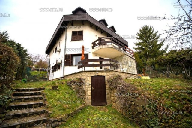 Eladó ikerház, Budapesten, III. kerületben 198 M Ft, 7 szobás