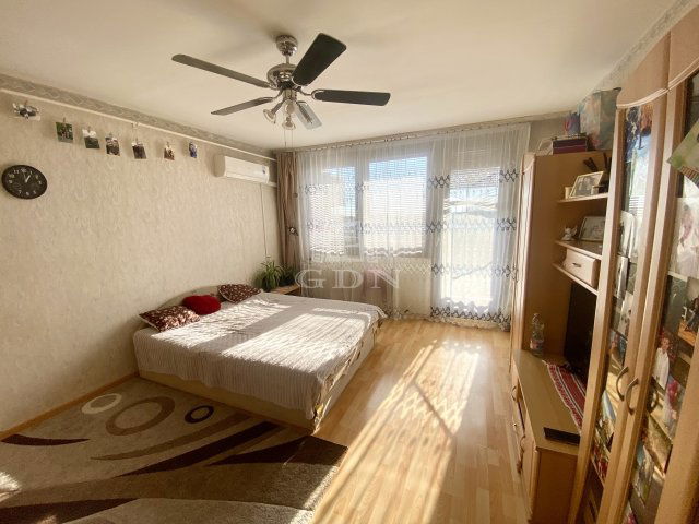 Eladó panellakás, Budapesten, X. kerületben 71.9 M Ft, 3 szobás