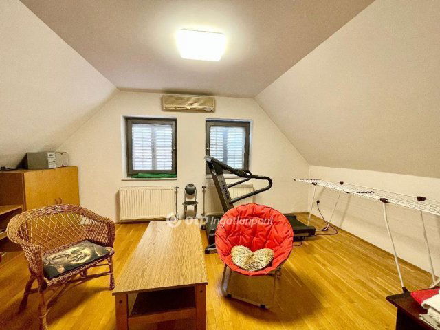 Eladó családi ház, Pécsett 115 M Ft, 3+1 szobás