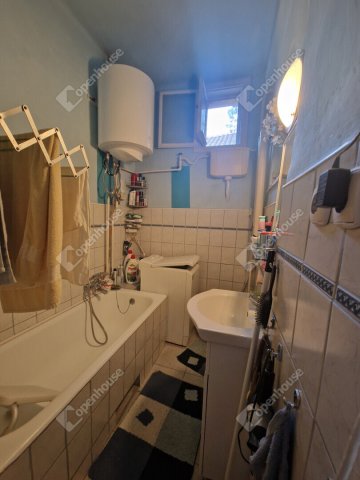 Eladó családi ház, Komáromban 48 M Ft, 3 szobás