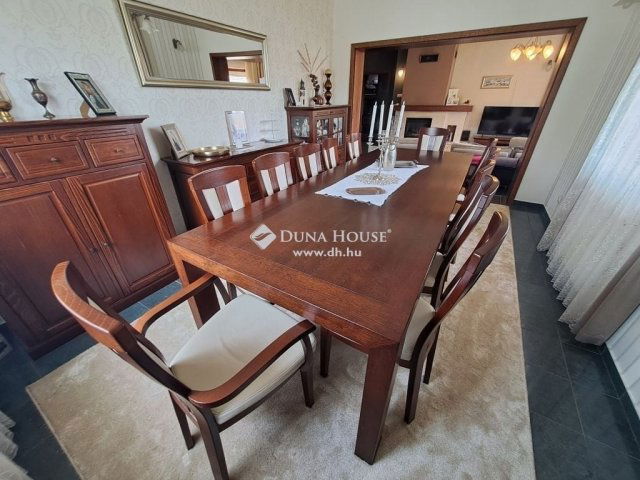 Eladó családi ház, Kecskeméten 149 M Ft, 5 szobás