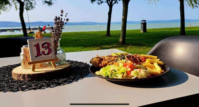 Eladó üzlethelyiség, Balatonlelleén 74.99 M Ft