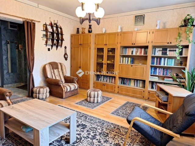 Eladó családi ház, Kecskeméten 114 M Ft, 7 szobás