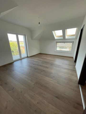 Eladó ikerház, Budapesten, XVI. kerületben 179.9 M Ft, 5 szobás