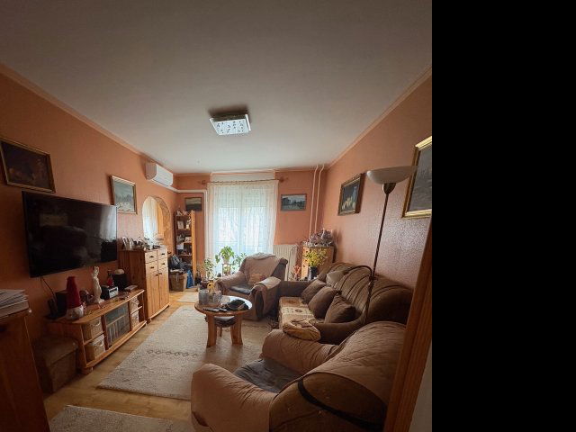 Eladó panellakás, Székesfehérvárott 59.7 M Ft, 2+1 szobás