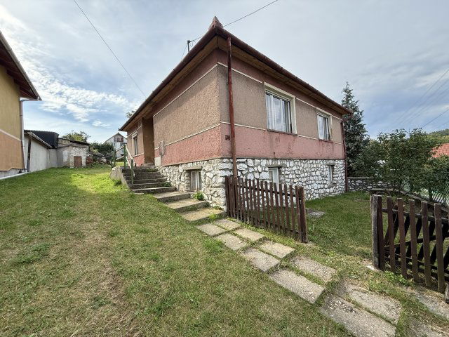 Eladó családi ház, Bükkszentkereszten 28.5 M Ft, 3 szobás