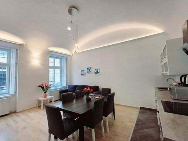 Eladó téglalakás, Budapesten, VI. kerületben 108.64 M Ft