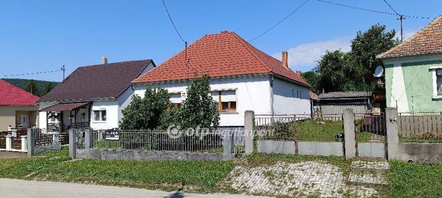 Eladó családi ház, Bakonybélben 78.9 M Ft, 3 szobás
