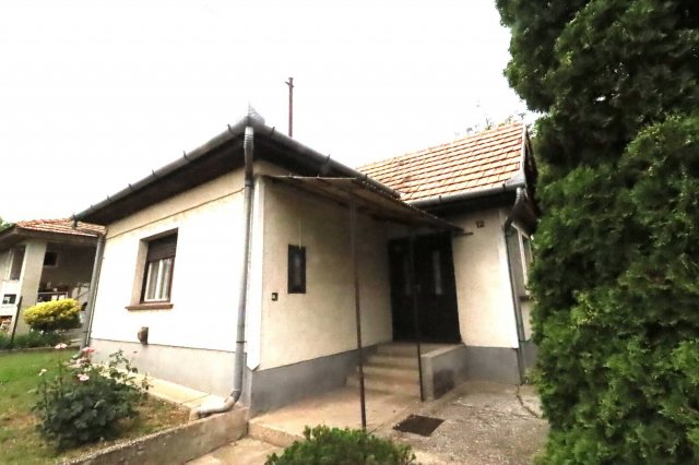 Eladó családi ház, Tápiószelén 24.5 M Ft, 1 szobás