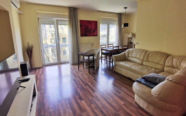 Kiadó téglalakás, albérlet, I. kerületben, Logodi utcában