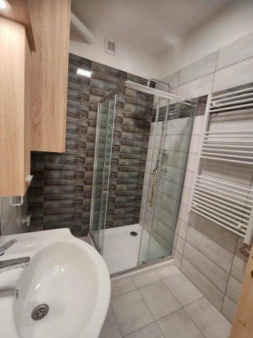 Kiadó téglalakás, albérlet, Komlón 100 E Ft / hó, 1 szobás
