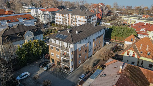 Eladó téglalakás, Siófokon 89.5 M Ft, 3 szobás