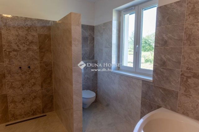 Eladó családi ház, Pomázon 199 M Ft, 5 szobás