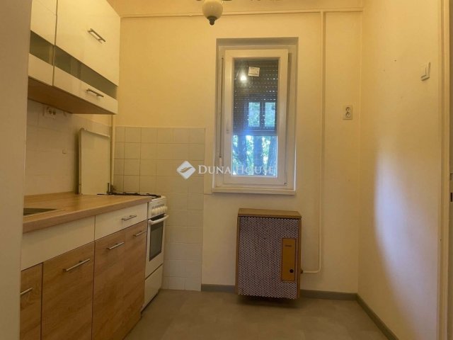 Kiadó téglalakás, albérlet, Szegeden 160 E Ft / hó, 2 szobás