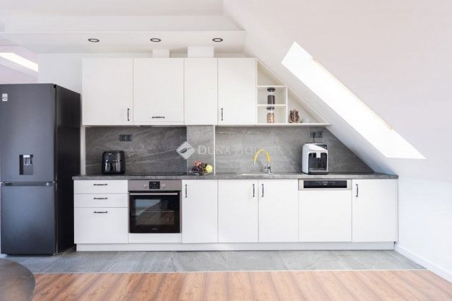 Eladó téglalakás, Budakeszin 139 M Ft, 3 szobás