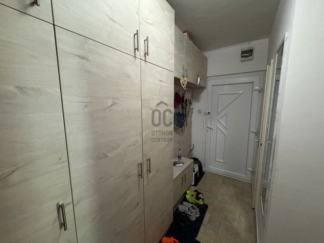 Eladó panellakás, Szekszárdon, Csatári utcában 44 M Ft
