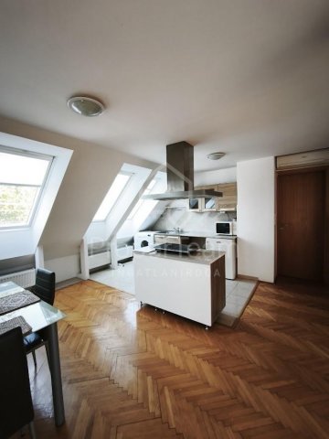 Kiadó téglalakás, albérlet, Bábolnán 150 E Ft / hó, 2 szobás