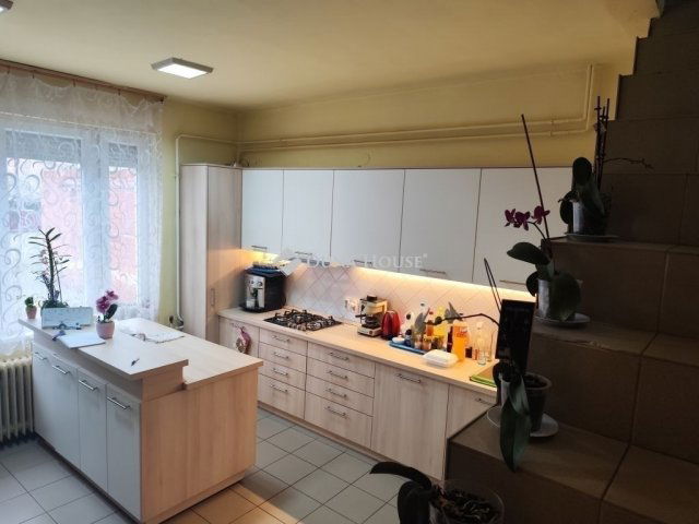 Eladó családi ház, Dunaharasztin 104.9 M Ft, 7 szobás