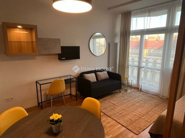 Kiadó téglalakás, albérlet, Budapesten, V. kerületben, 1 szobás