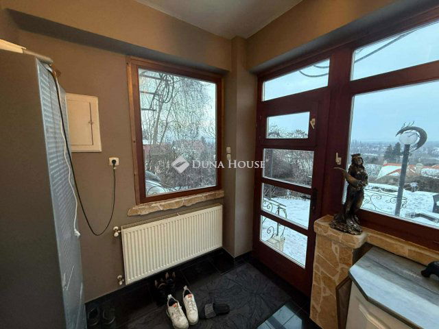 Eladó családi ház, Leányfaluban 125 M Ft, 2 szobás