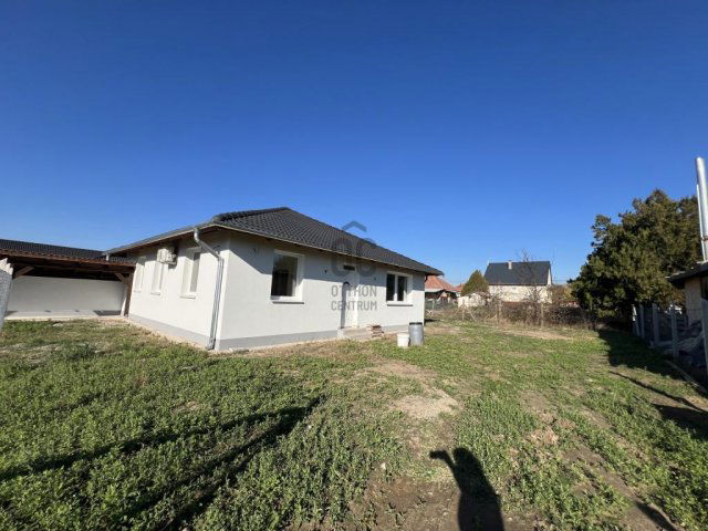 Eladó ikerház, Kakucson 89.9 M Ft, 4 szobás