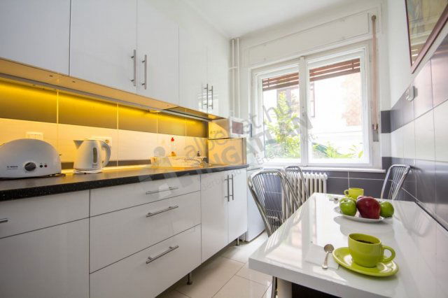 Kiadó téglalakás, albérlet, VI. kerületben, Andrássy úton