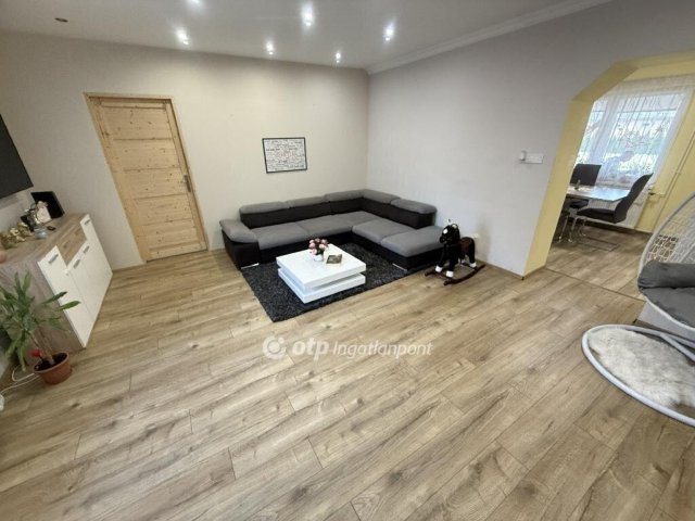 Eladó családi ház, Tiszakécskén 69.9 M Ft, 2 szobás