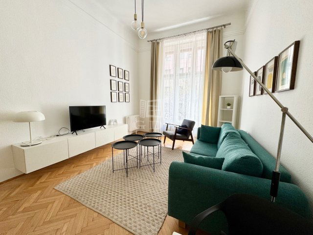 Kiadó téglalakás, albérlet, Budapesten, V. kerületben, 2 szobás