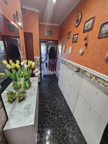 Eladó sorház, Szigetszentmiklóson 89.9 M Ft, 5 szobás