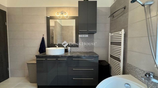 Eladó családi ház, Debrecenben 138 M Ft, 4 szobás