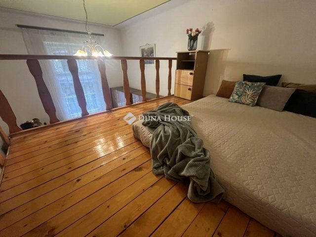 Eladó téglalakás, Budapesten, V. kerületben 64.9 M Ft, 1 szobás