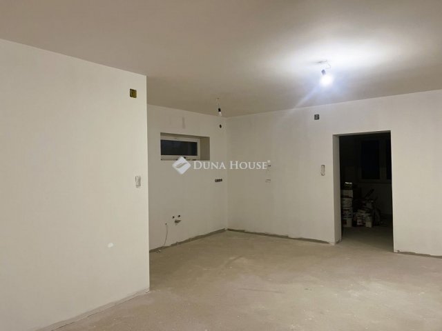 Eladó családi ház, Délegyházán 120 M Ft, 4 szobás