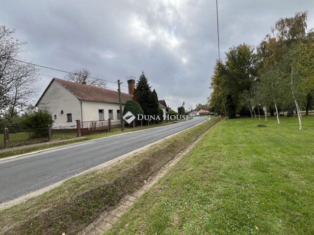 Eladó családi ház, Rátóton 31.3 M Ft, 1 szobás