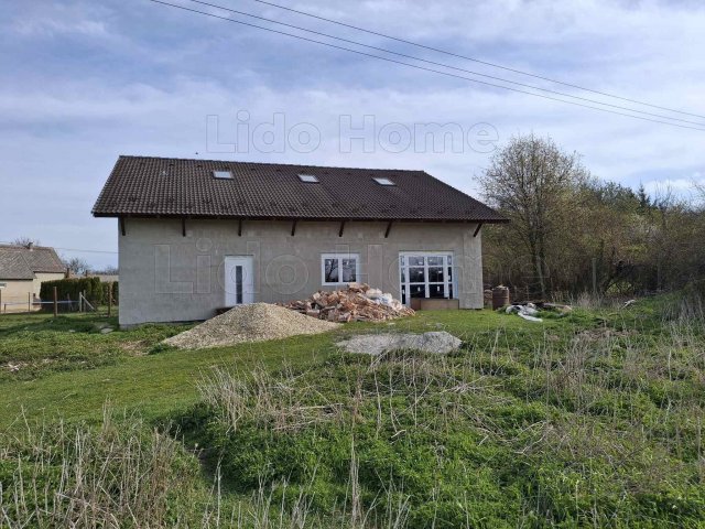 Eladó családi ház, Csehbányán 91 M Ft, 4 szobás