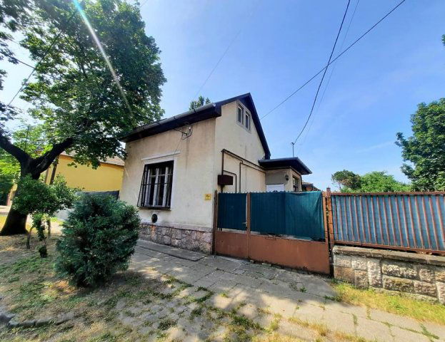 Eladó családi ház, Budapesten, XV. kerületben 58.2 M Ft