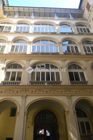 Eladó téglalakás, Budapesten, V. kerületben 255 M Ft, 3 szobás