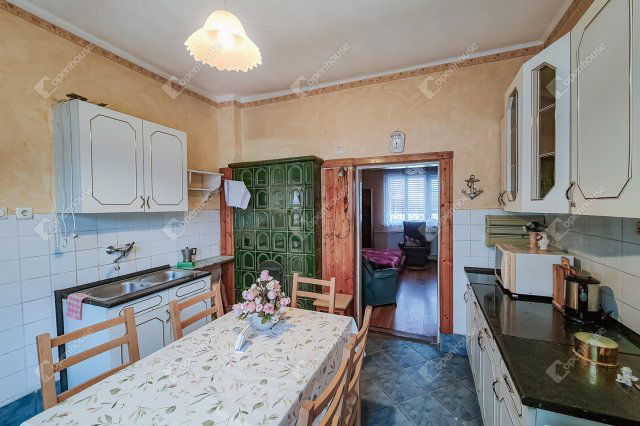 Eladó családi ház, Mosonmagyaróváron 84.99 M Ft, 2 szobás