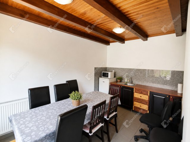 Eladó családi ház, Lovasberényben 180 M Ft, 2 szobás