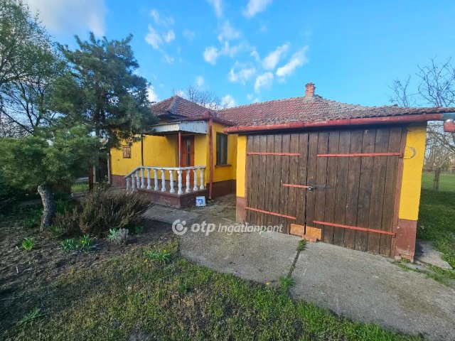 Eladó mezogazdasagi ingatlan, Tiszajenőn 13.99 M Ft, 2 szobás