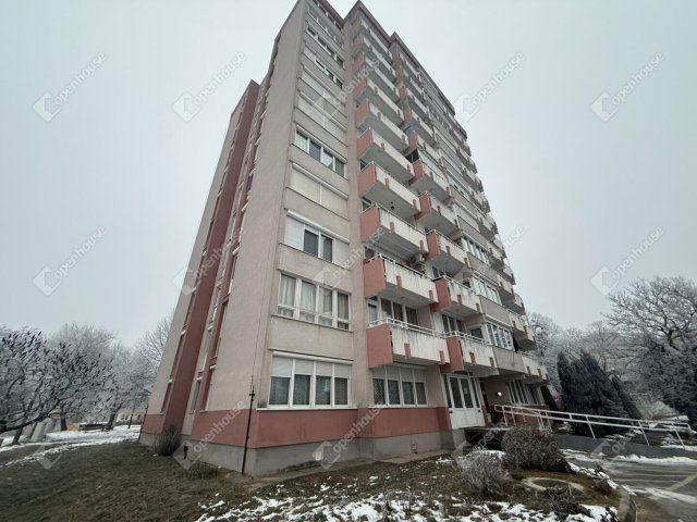 Eladó téglalakás, Zalaegerszegen 35.5 M Ft, 3 szobás