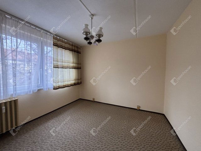 Kiadó panellakás, albérlet, Győrött 180 E Ft / hó, 2 szobás