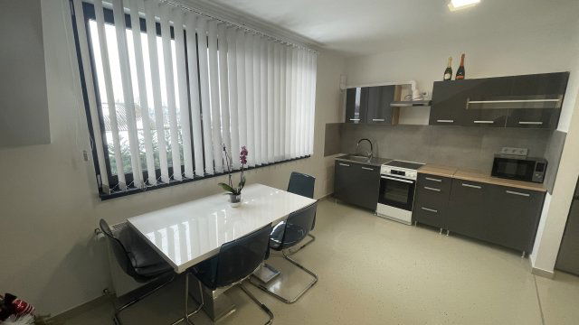 Kiadó téglalakás, albérlet, Taksonyon 240 E Ft / hó, 3 szobás