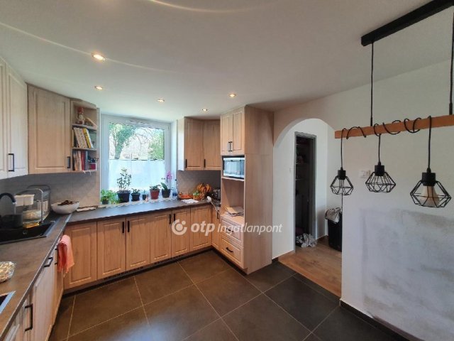 Eladó nyaraló, Sümegen 99.9 M Ft, 4+1 szobás