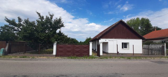 Eladó családi ház, Tápiószentmártonon, Móra Ferenc úton